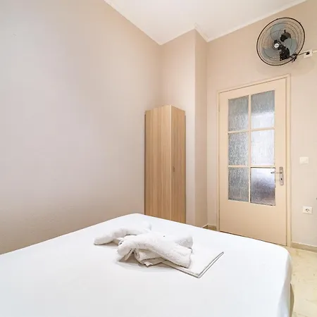 아파트 Giourgas House Chlomatianá