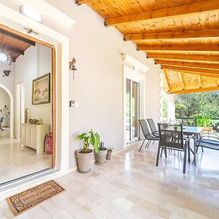 Giourgas House Apartmán Chlomatianá