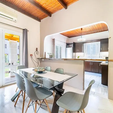 Apartment Giourgas House *