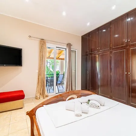 Giourgas House Apartment Chlomatiana