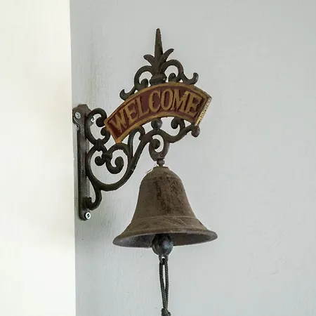 Apartment Giourgas House Chlomatiana